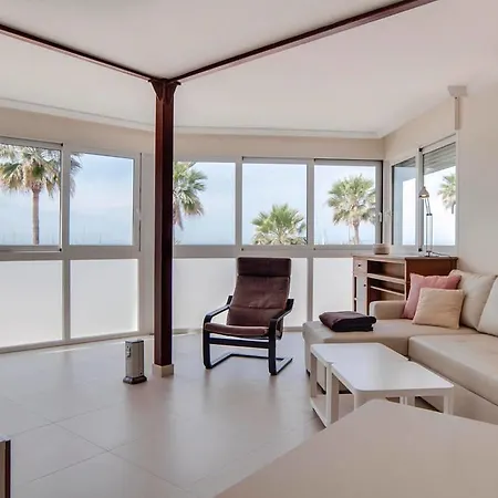 Luxury Views Apartment *