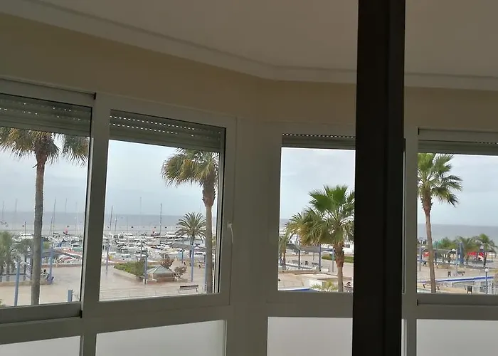 Luxury Views アパート