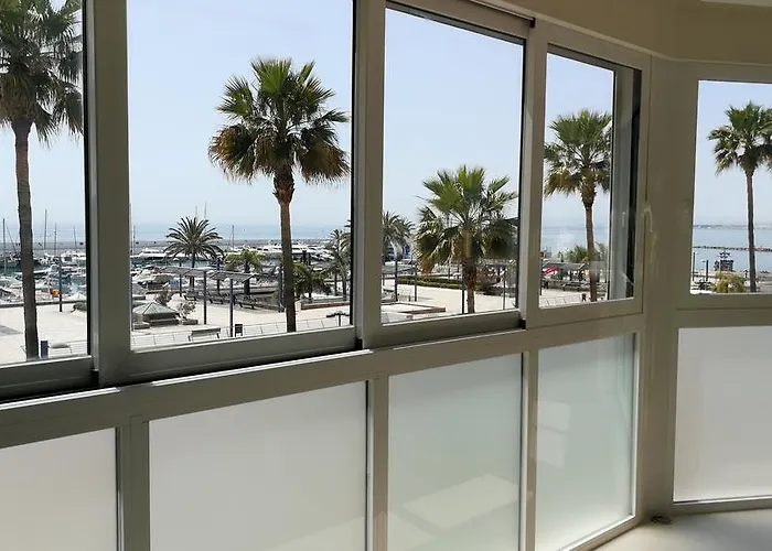 Luxury Views アパート