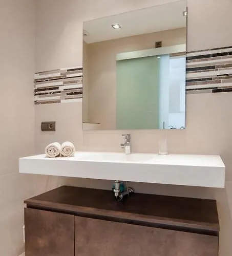 Luxury Views アパート