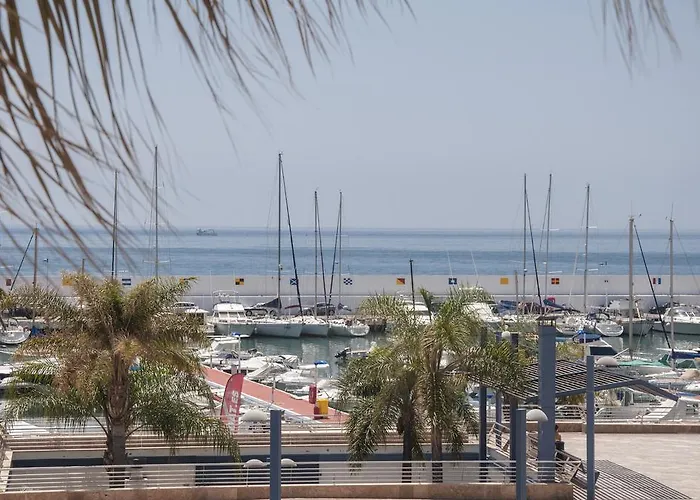 Luxury Views アパート